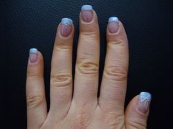 french bleue clair décos blanches.JPG